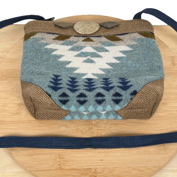 NWOT Frill Studio Handmade Wool Crossbody Bag Southwest Aztec Pattern - Picture 4 of 10